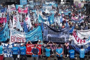 Los sindicatos argentinos están protestando contra lo que consideran un «ajuste brutal» impulsado por Milei