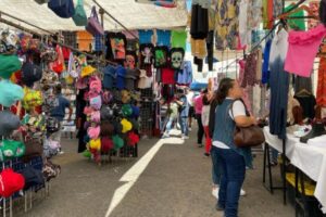 Regresa el tianguis de la «Cruz» tras la apertura del Estacionamiento del Mercado Josefa Ortiz de Domínguez