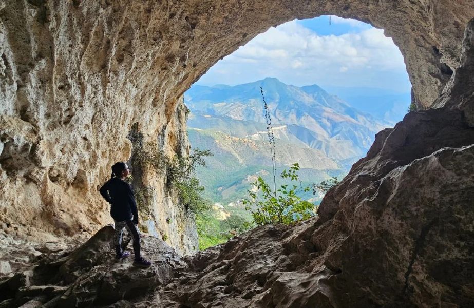 Descubre el encanto natural y místico de la Cueva del Tecolote en Querétaro
