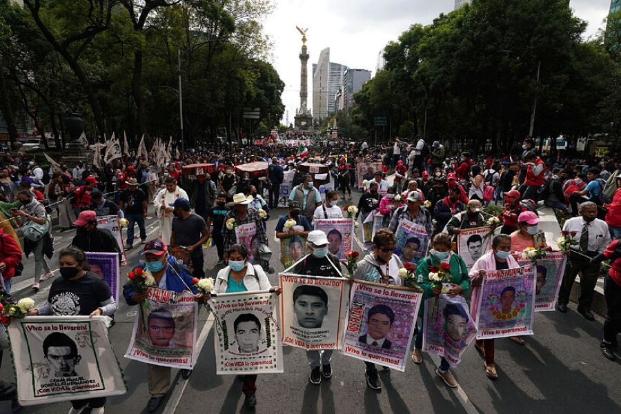 11 años de Ayotzinapa: Marcha Nacional en CDMX